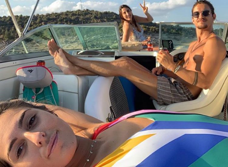 Paz Padilla, Anna Ferrer e Iván Martín en un barco/ Foto: Instagram