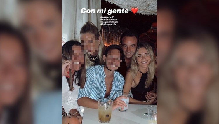 La salida de Enrique Ponce y Ana Soria con los amigos de ella / Instagram
