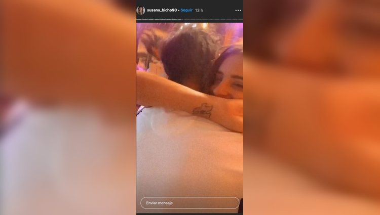 Susana Molina abrazando a un amigo | Foto: Instagram