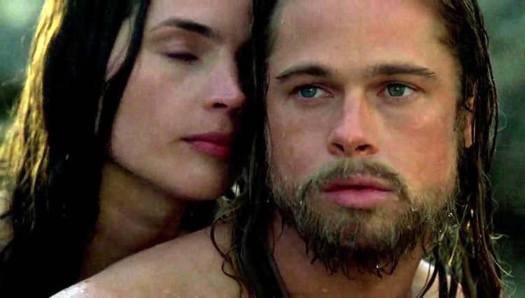 Brad Pitt en una de las escenas más románticas de 'Leyendas de pasión'