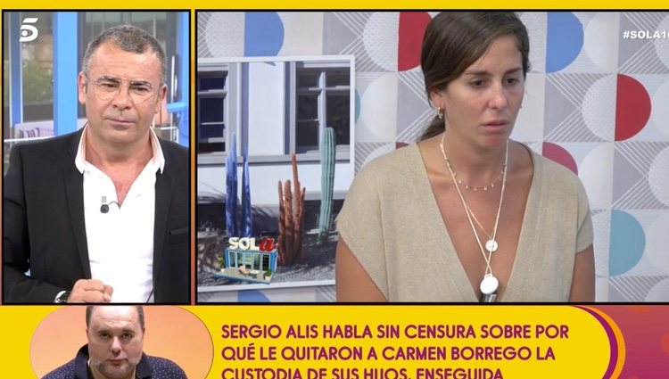 Anabel Pantoja recibiendo las noticias de mentira | Foto: telecinco.es