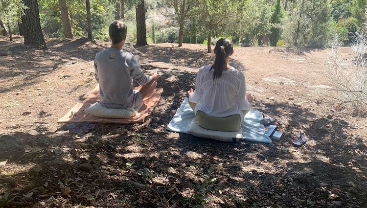 Paz Padilla haciendo meditación / Instagram