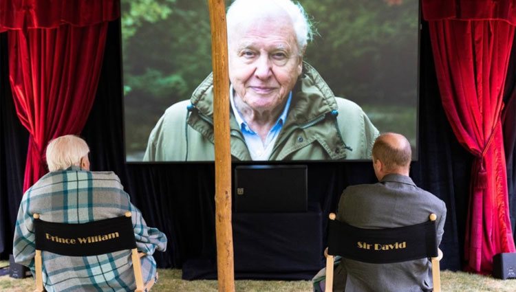El Príncipe Guillermo y Sir David Attenborough en la proyección de 'David Attenborough: A Life on our Planet'