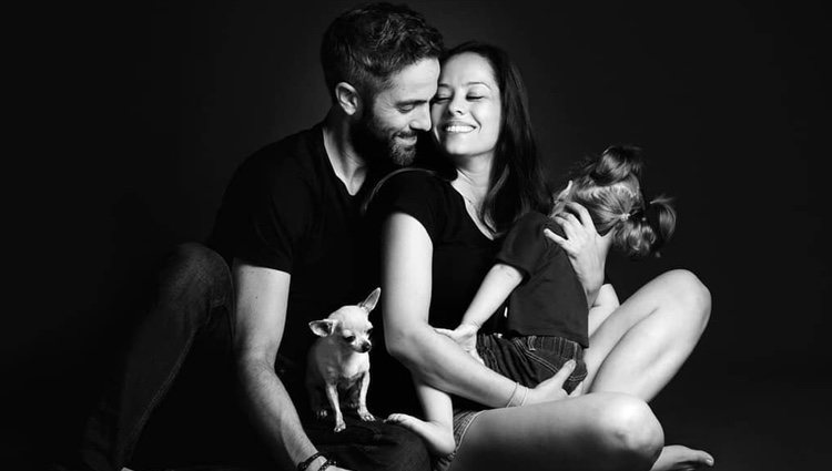 Roberto Leal con su mujer, su hija Lola y su perrita Pepa | Instagram
