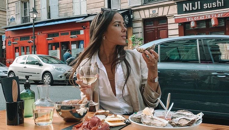 Melyssa en París con la misma ropa que en el vídeo | Foto: Instagram