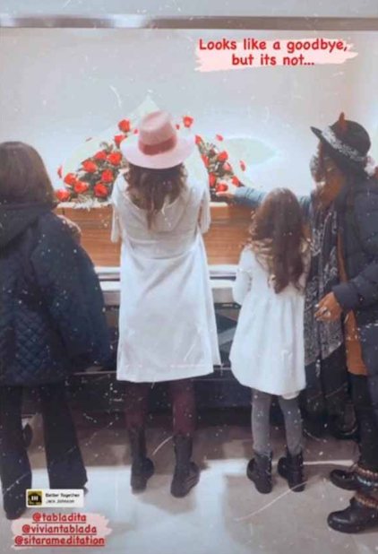 Elena Tablada y su familia en el funeral de su abuela/ Foto: Instagram