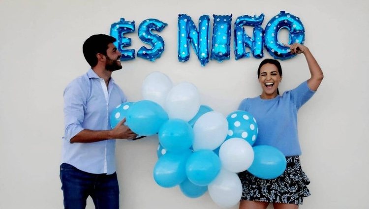 Paula Echevarría y Miguel Torres anunciando que tendrán un hijo / Instagram