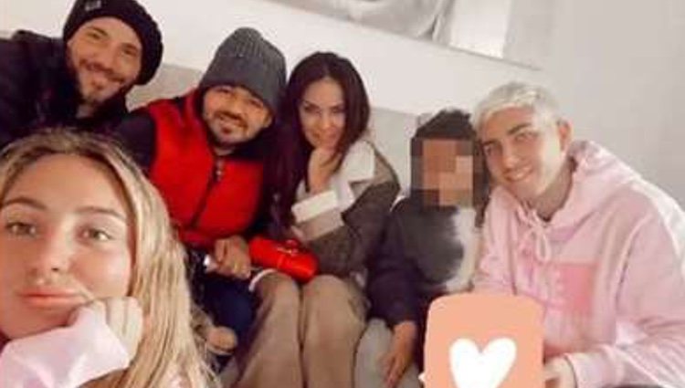 Rocío Flores con su familia | Instagram