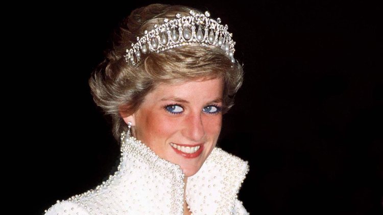 Diana de Gales luciendo su famosa Tiara Cambridge | Pinterest