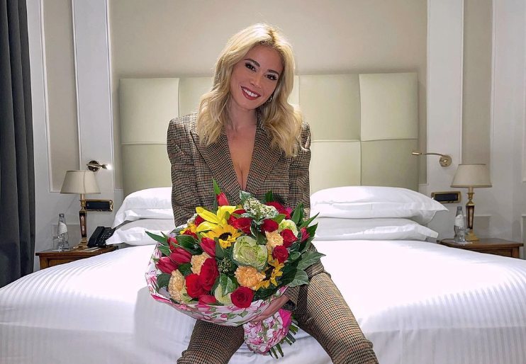 Diletta Leotta con su ramo de flores/ Foto: Instagram