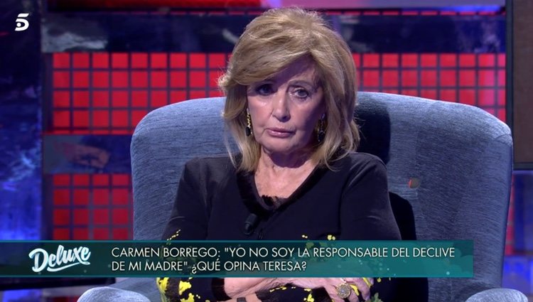 María Teresa Campos sacando la cara con su hija Carmen Borrego / Telecinco.es