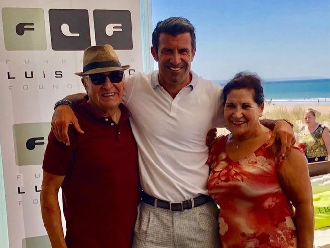 Luis Figo con sus padres/ Foto: Instagram