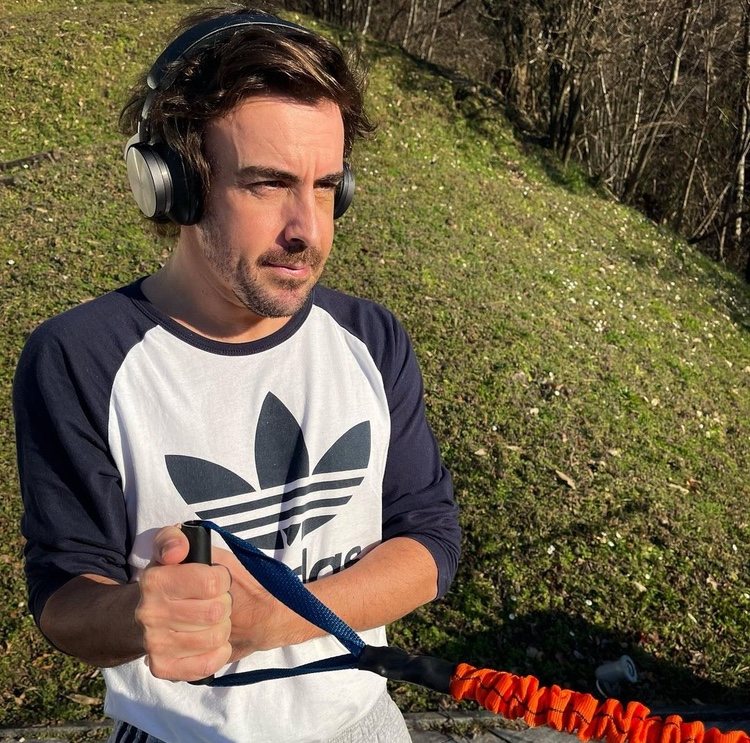 Fernando Alonso entrenando una semana después de su accidente / Instagram