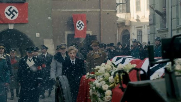 Recreación del funeral de la Princesa Cecilia en la serie 'The Crown' | Netflix