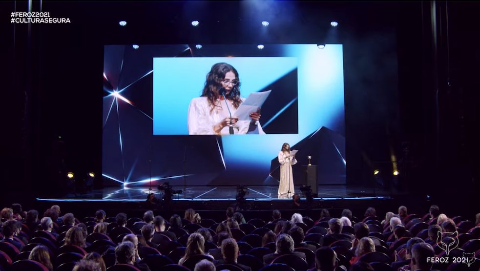 Victoria Abril en medio de su discurso en los Premios Feroz 2021