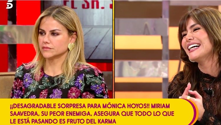 Mónica Hoyos, muy seria ante los gritos de Miriam Saavedra. /Foto: telecinco.es