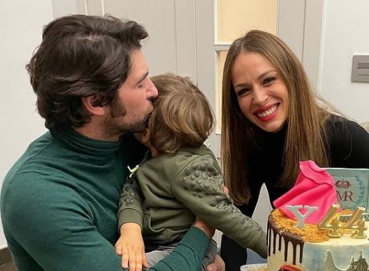 Cayetano Rivera y Eva González con su hijo/ Foto: Instagram