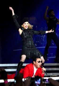 Madonna y Psy sobre el escenario del Madison Square Garden de Nueva York
