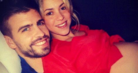 Shakira luce embarazo junto a Gerard Piqué