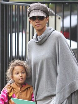 Halle Berry con su hija Nahla