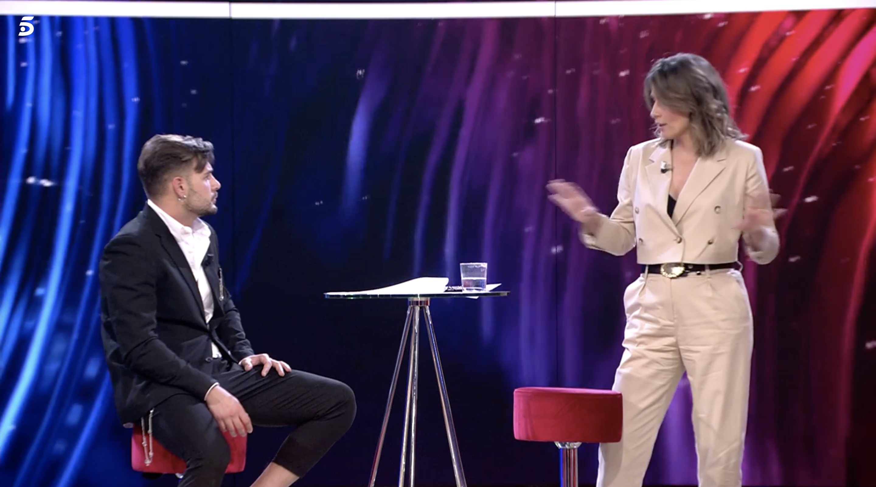 Simone no confía en las actitudes de Lola en el programa | Foto: Telecinco.es