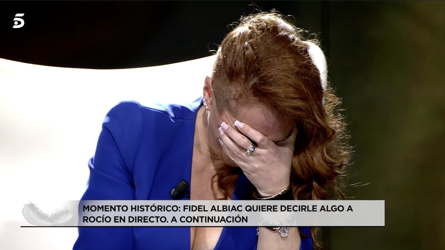 Rocío Carrasco se emociona con la sorpresa de Fidel Albiac/ Foto. telecinco.es