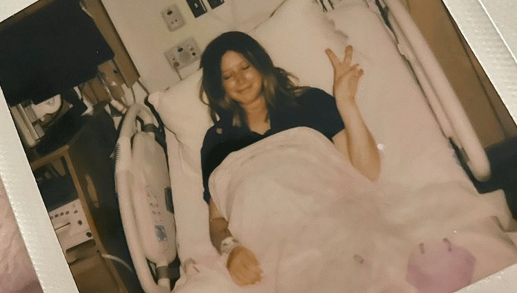Ashley Tisdale en el hospital momentos antes de dar a luz | Foto: Instagram