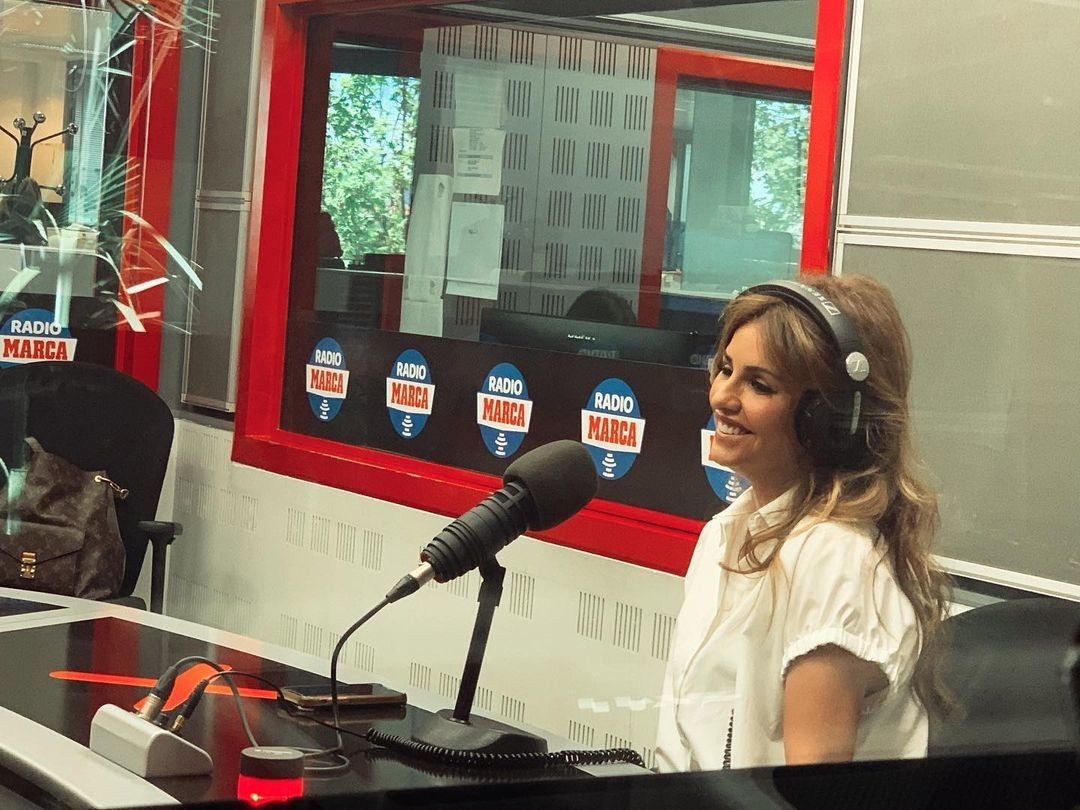 Mónica Cruz en Radio Marca/ Foto. Instagram