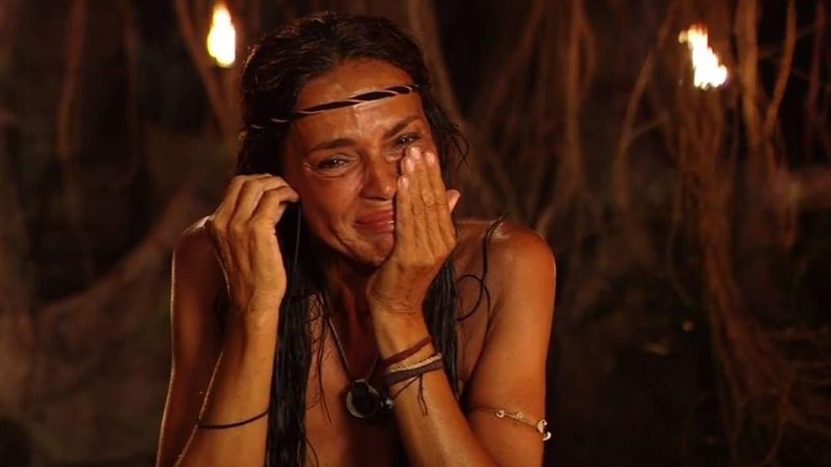 Olga Moreno llorando en 'Supervivientes 2021' mientras habla de Rocío Flores | Foto: Telecinco.es