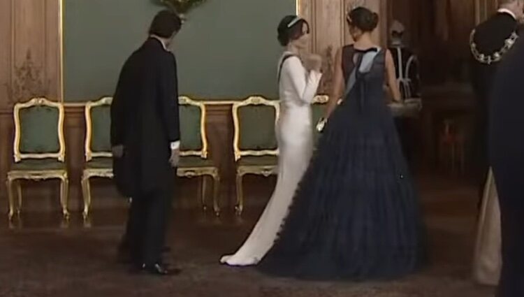 Sofia de Suecia hablando con la Reina Letizia en la cena de gala en el Palacio Real de Estocolmo