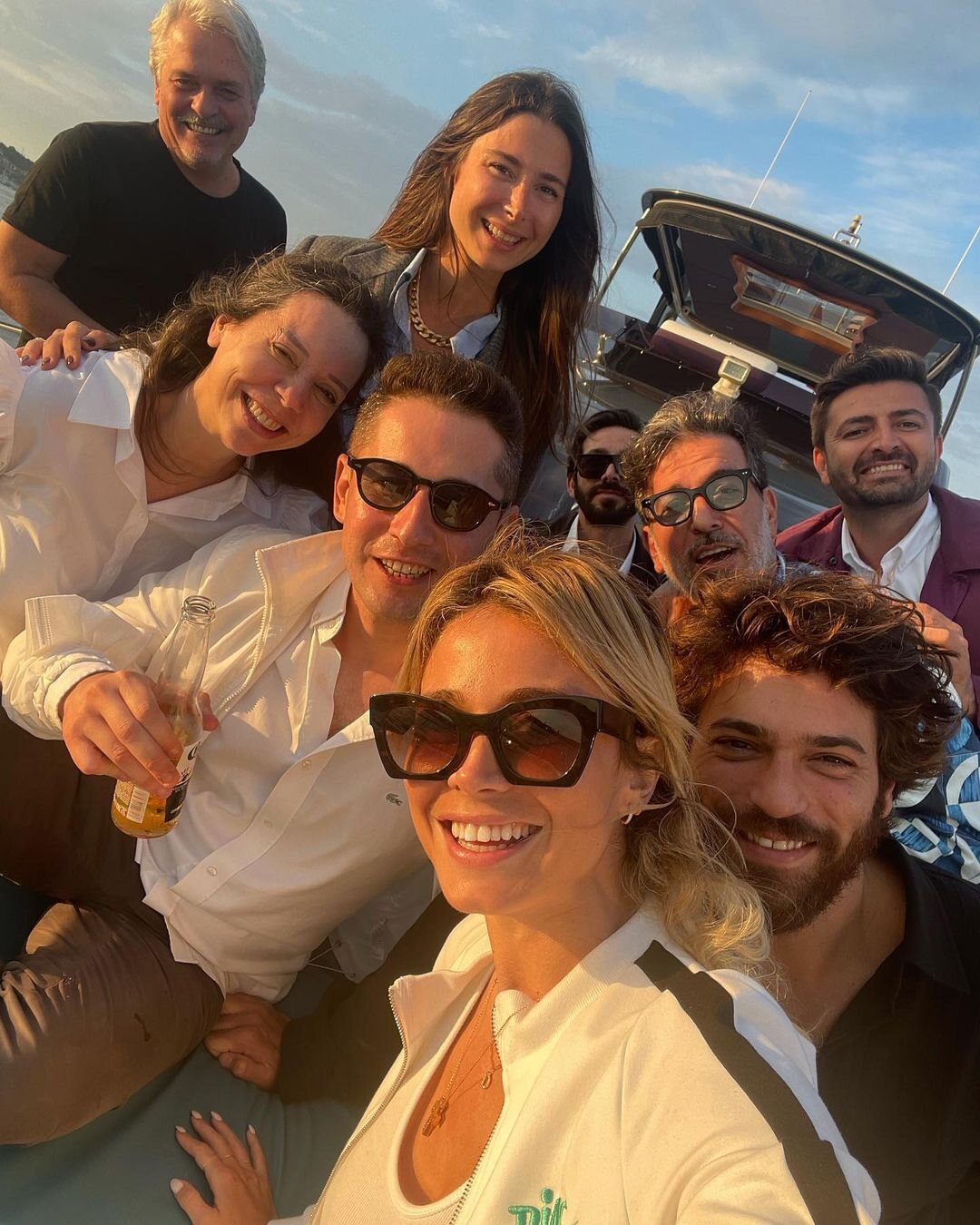 Can Yaman con Diletta Leotta y su familia de vacaciones/ Foto: Instagram