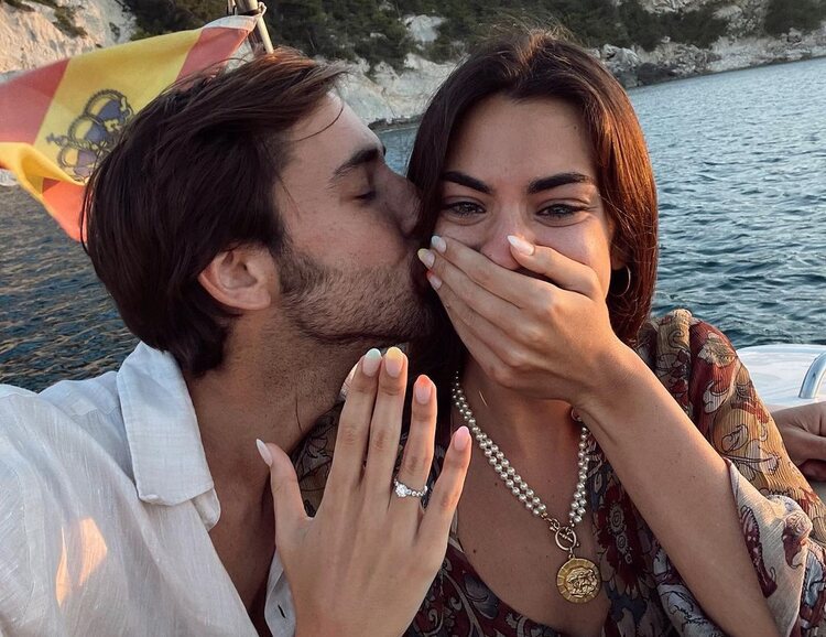 Marta Lozano, emocionada tras comprometerse con su pareja | Foto: Instagram