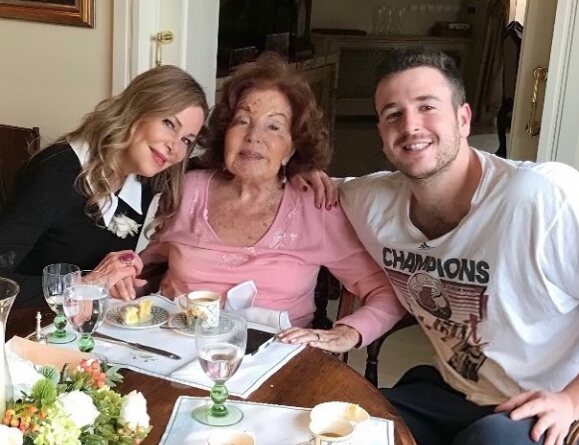 Ana Obregón con su madre y su hijo/ Foto: Instagram