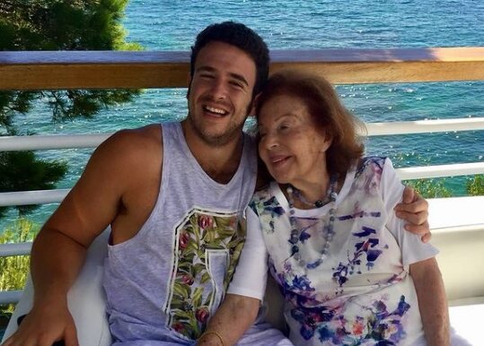La madre de Ana Obregón </p><p>y su hijo/ Foto: Instagram