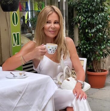 Ana Obregón tomando un café en Roma/ Foto: Instagram