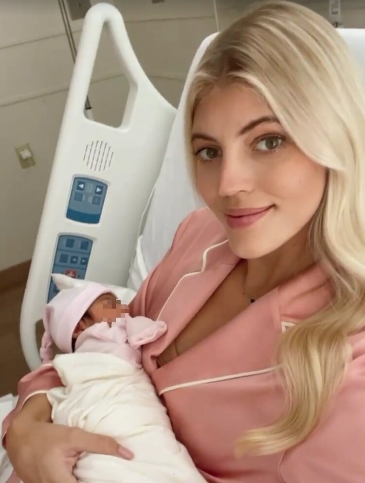 Devon Windsor dio a luz a su hija el pasado 8 de septiembre | Foto: Instagram