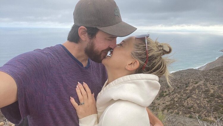 La instantánea que ha subido Kate Hudson para anunciar su compromiso | Foto: Instagram