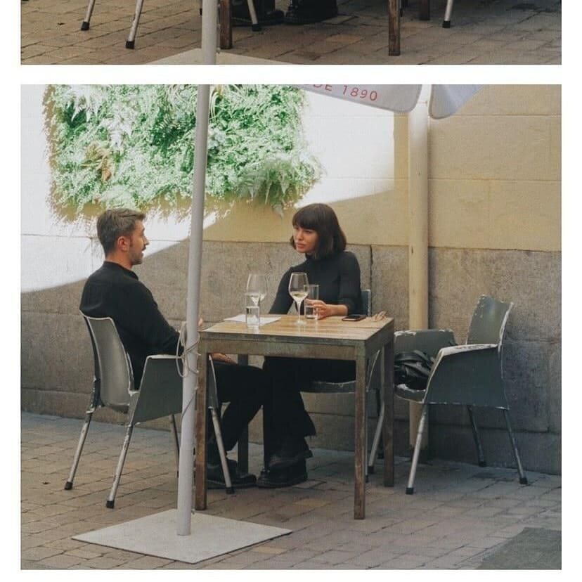 Rayden y su chica tomando algo en una terraza de Madrid/ Foto: Inês Donadeu