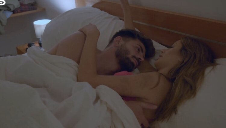 Bela e Isaac en la cama | Foto: telecinco.es