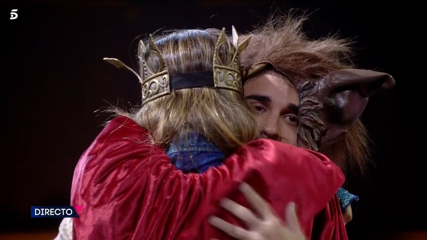 Frigenti y Cristina abrazándose en su encuentro / Telecinco.es