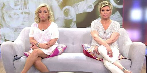 Carmen y Terelu muy serias sentadas juntas en 'Viva la vida' / Telecinco.es