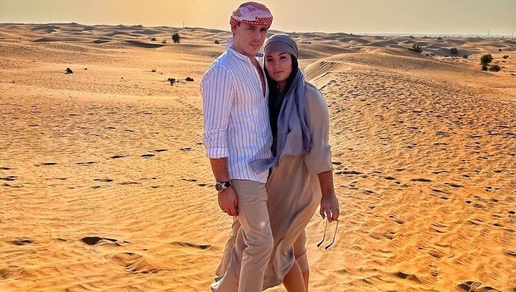 Louis y Marie Ducruet en el desierto de Margham
