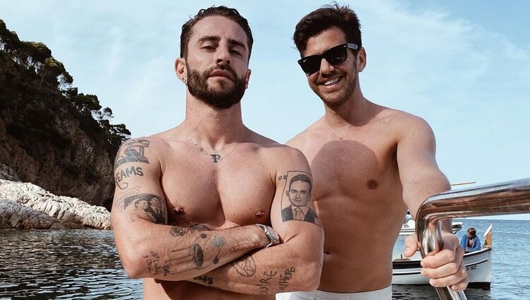 Pelayo Díaz y Andy McDougall en un barco | Instagram