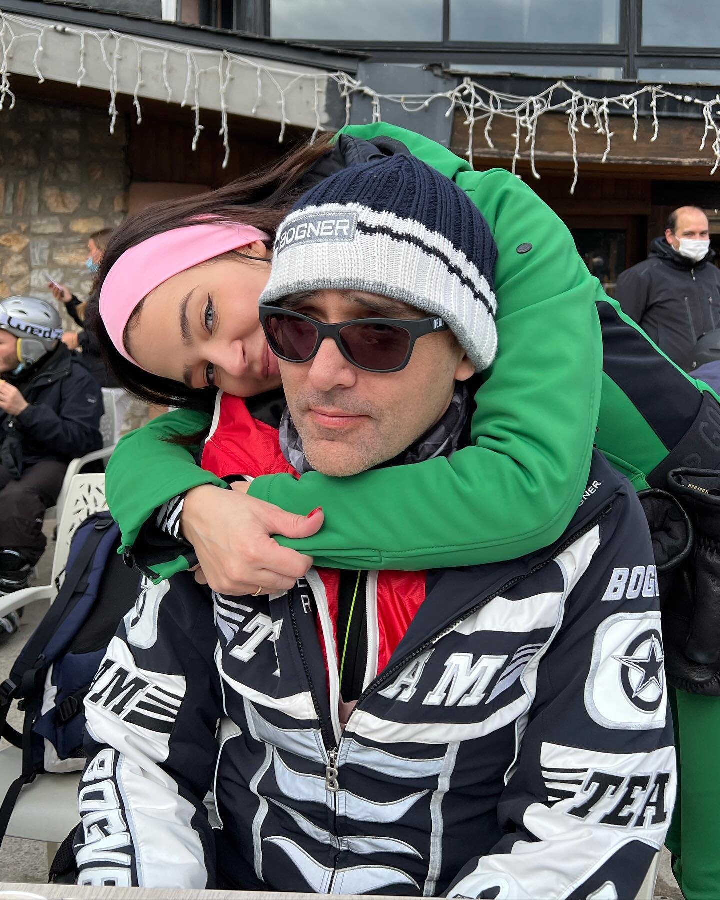 Risto y Laura, de escapada en la nieve con sus hijos | Foto: Instagram