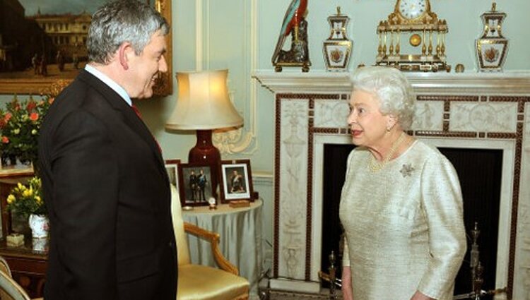 Gordon Brown en una audiencia con la Reina Isabel | Flickr