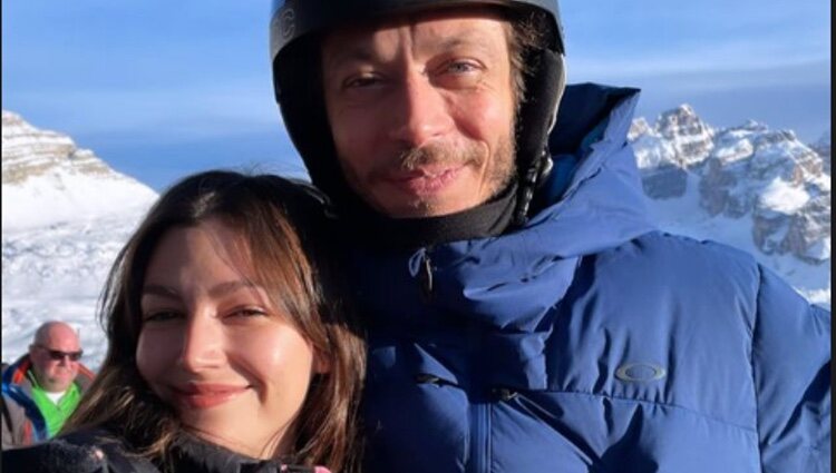 Úrsula Corberó y Valentino Rossi en la nieve / Foto: Instagram