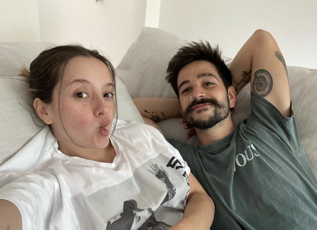 Evaluna y Camilo en su nuevo sofá/ Foto: Instagram