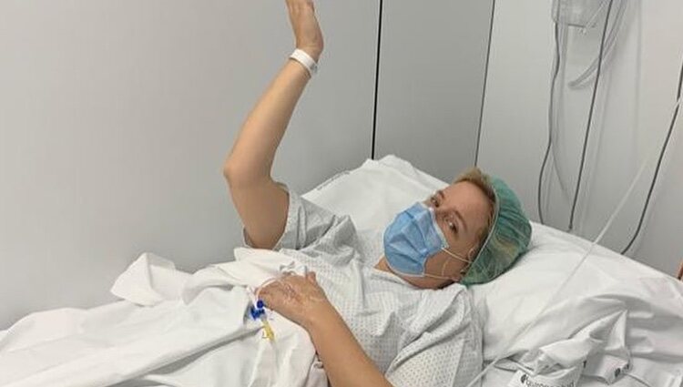 Tania Llasera en el hospital / Foto: Instagram