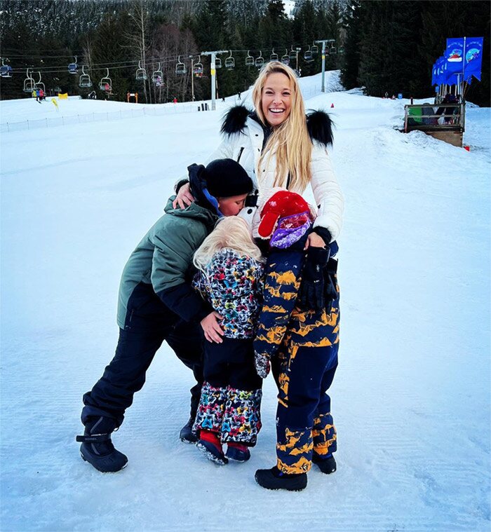 Luisana Lopilato rodeada de todos sus hijos tras anunciar su embarazo/ Foto: Instagram