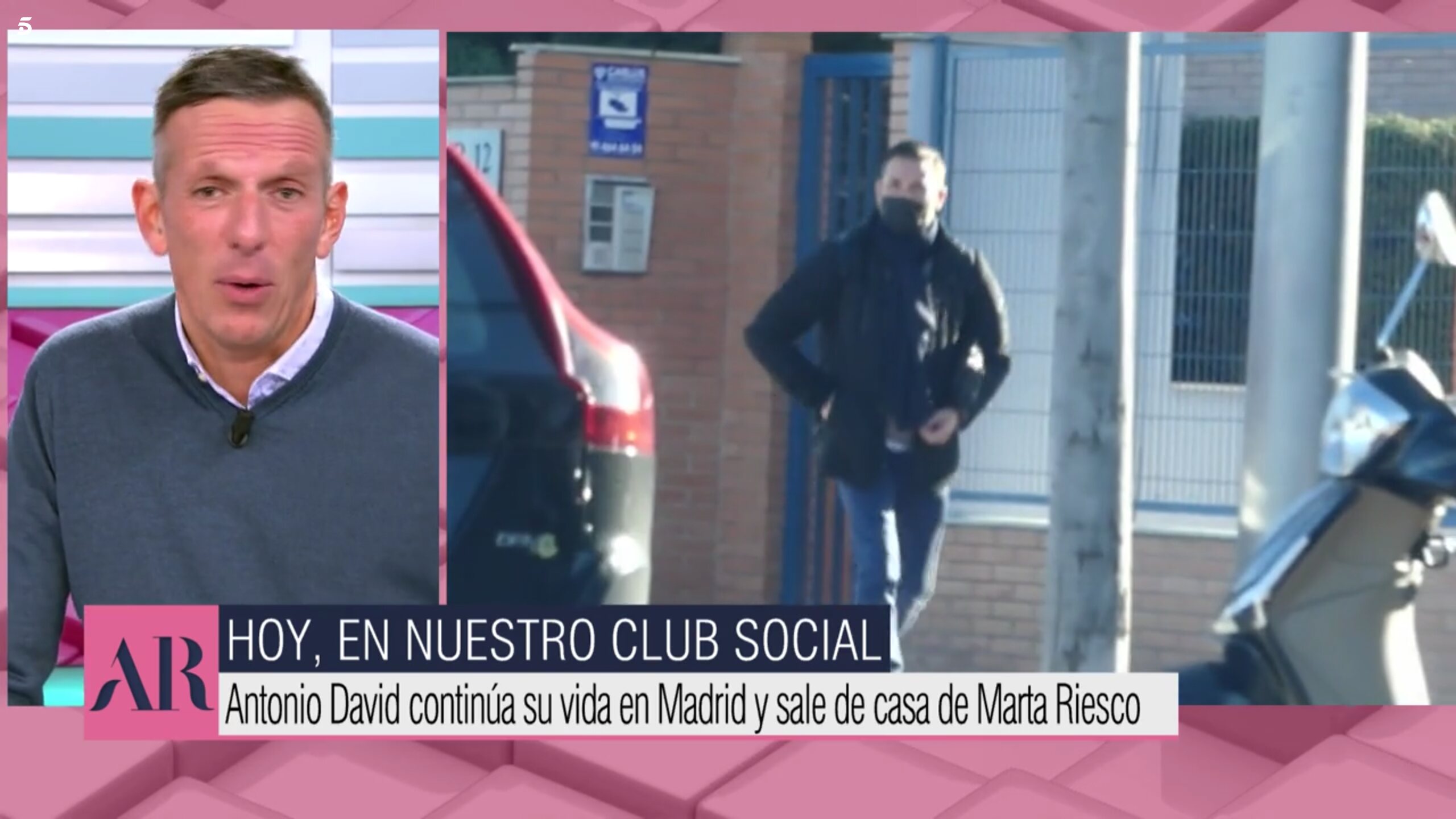 Antonio David saliendo de la casa de Marta Riesco | Foto: Telecinco.es